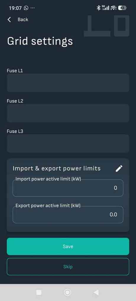 Reduxi app Grid settings: leere Felder Fuse L1, L2, L3, Import-Limit 0 kW, Export-Limit 0.0 kW, Save und Skip