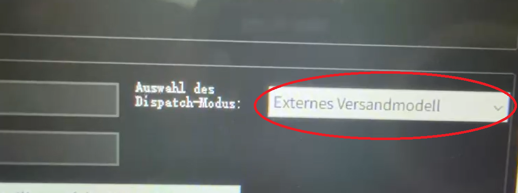 AlphaESS interfejs na nemačkom: padajuća lista režima dispečiranja Externes Versandmodell označena crvenom elipsom
